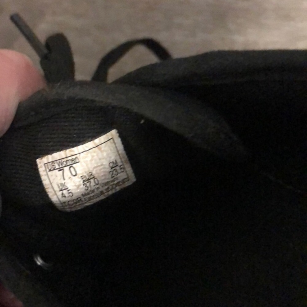 Vans - Picture 2 of 3